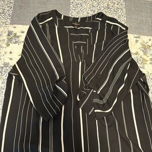 Worthington long sleeve blouse.